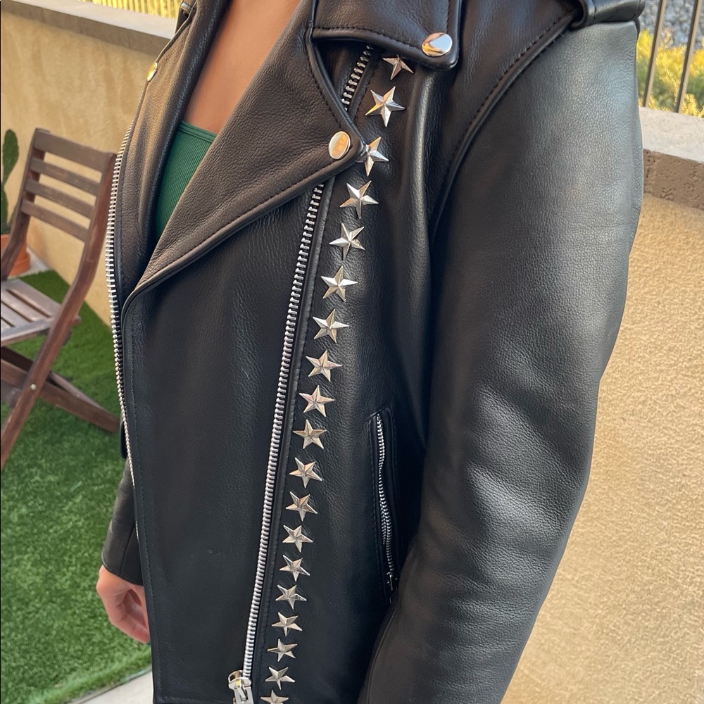 Understated Leather Jacket - image 6